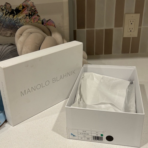 Manolo Blahnik Bluish Grey Satin Hangisi Pumps SZ 37.5 - Picture 5 of 16